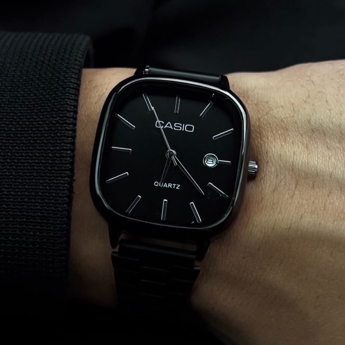 CASIO QUARTZ VINTAGE WATCH